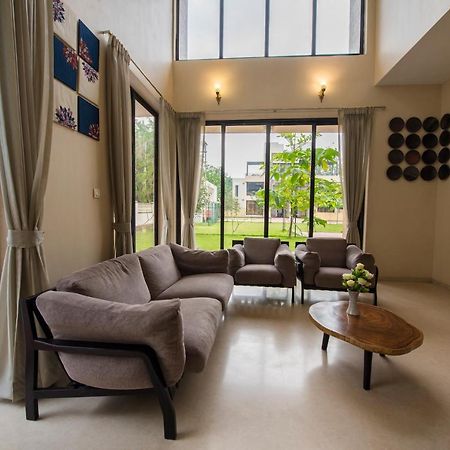 Stayvista'S Greenwoods Villa 10 - City-Center Villa With Private Pool, Terrace, Lift & Carrom Board Lonavala Εξωτερικό φωτογραφία