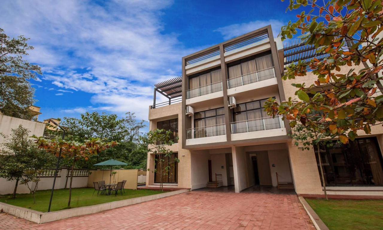 Stayvista'S Greenwoods Villa 10 - City-Center Villa With Private Pool, Terrace, Lift & Carrom Board Lonavala Εξωτερικό φωτογραφία